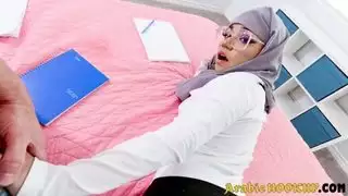 دليل العقيد ليكون مركز المشهد الإباحي