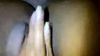 تناوب على فتاة شقراء ضيقة بقضيب ضخم