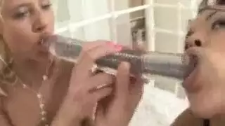 فتيات روسيات مثيرات تمارس الجنس الجماعي الصعب في العراء