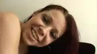 كلو ريد تصل للنشوة بالعاب وتتذوق فرجها المثير