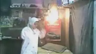 امرأة عربية خبيرة في مشهد إباحي عنيف