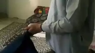جنس واقف عنيف: نكاحها في الملابس التقليدية