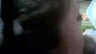 عاهرة شقراء يتم تحميص كسها المبلل وإغلاق شفتيها في سحاق جماعي ساخن