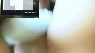 استعراضية كاملة في مشهد استمناء منفرد xxx
