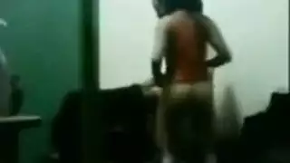 المدير ينيك الموظفه قصاد رفع المال