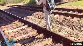 يقذف في كسه اليبانية