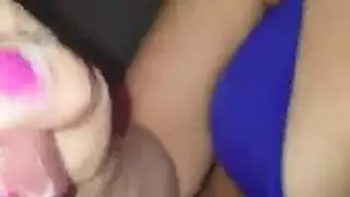 نائب الرئيس المتحصل على مص قضيبه من لسان موهوب في مشهد صريح