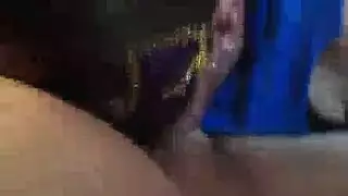 زوج يتمتع بزوجته في الليل وتدخل ابنتهم