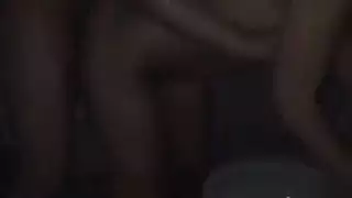 مفلس في بكين، يركب بشدة في دلهي