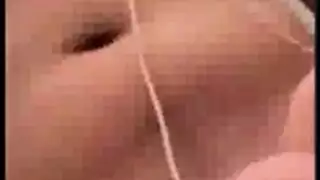 وشم جديد، لا ملابس فقط ممارسة جنس قاسية مع زوجها على الأريكة