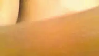 فتاة عاهرة بجوارب بيضاء طويلة تحب الجنس الفموي القاسي والجماع