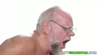 الجد ينيك حفيدها عربده