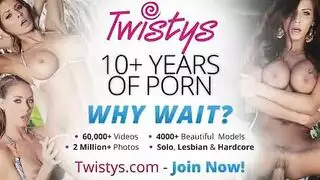 القحبه اتفشخت من اربعه مذدوج