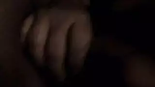 شوكولاتة ساخنة تُسكب على المؤخرة – الشاب يمارس الجنس بقوة