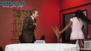 ادفع لتجربة مثلث جماعي من منظور المشارك