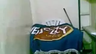 رجلين ينيكون كسً احمر بعنف