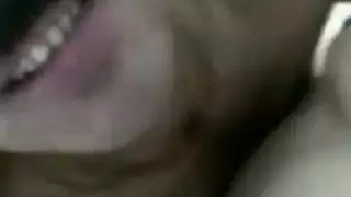 أم عربية ساخنة تتوق لقضيب كبير