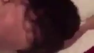 مؤخرة عربية كبيرة ترتد على قضيب قاسٍ