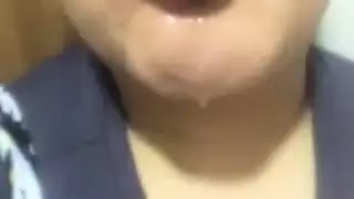 نجمة بورنو عربية كسولة تأخذ حمولة كبيرة على وجهها