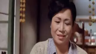 الآسيوية الصغيرة تُحشى بقضيب أسود عملاق