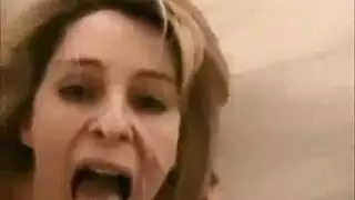 جاسوس سري ينكح متحول جنسي في مشهد صريح