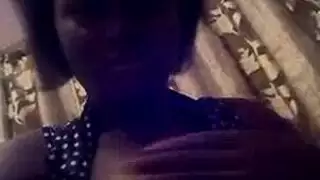 الفتاة الخطرة تأخذ حمولتي عند الباب
