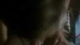 قضيب السائق الصلب ينيك كارين في جنس سيارة شغوف