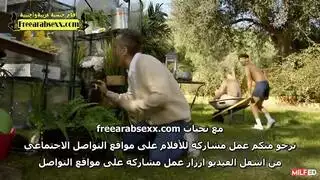 امرأة ناضجة وقحة تُدك بقضيب الشاب الضخم