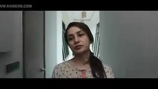 مضاعفة من قبل أسمر مثير: فاليريا وسارة في مشهد إباحي