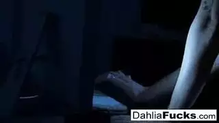 داليا سكاي ترضي رجلها بجنس إباحي قاسي لشقراء