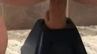 تم التقاطه بالكاميرا: زميل الغرفة وزوجة الجار في شريط جنسي صريح