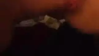 فتاة رائعة تختنق بقضيب صلب مع أصوات مبللة