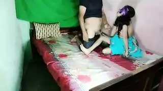 مراهقة خائنة تأخذ قضيب أسود ضخم لمؤخرة إبنوسها الكبيرة