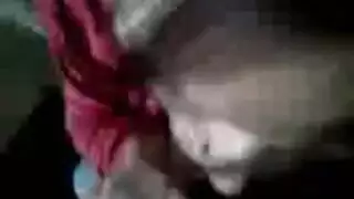 تاونكس تمص بعمق في الحلق وتلتهم المني