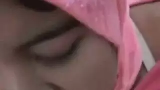 عاهرة الحلق العميق تأخذ قضيب نائب الرئيس الصلب المشهد الكامل