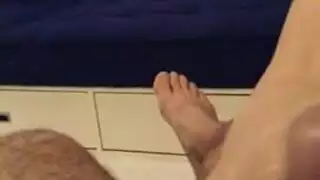 سيدة كبيرة وفتاة صغيرة في فيلم جنسي صريح