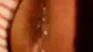 اللص يضاجعها بعنف أثناء السرقة