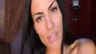 الهرة الأكل نافذة او شباك