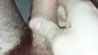 الساخنة في سن المراهقة اللاتينية ركوب الديك ضخمة عشيقها قرنية أثناء الركوع على الأرض