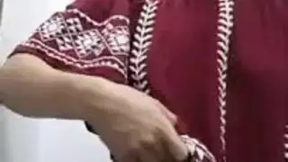ممحونة عربيه تتعرى تضرب وحده ونص في الحمام وتستعرض طيزها