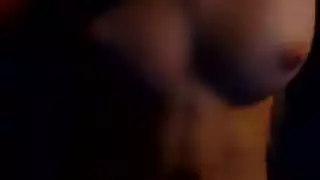 شقراء تستمني زبر صديقها الكبير