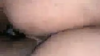 أثداء طبيعية ضخمة ترتد على قضيب صلب