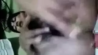 الكلبة بوت أسود ممرضة