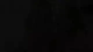 دخل ايدو ف كسها