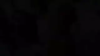 فتاتان سمرتان مع بعضهم البعض