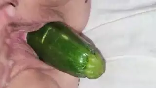 سك سي أبوها يتركها قدام صديقها
