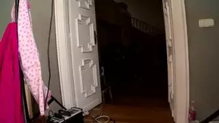 جنس ثلاثي مثير: نيك مهبلين مبللين حتى القذف