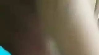 أبيض الثدي ناضجة ويونغ