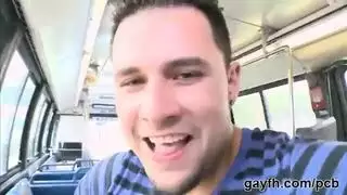 جماع في حافلة مزدحمة فعل مثلي بدون قطع
