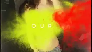 بنت تطلب من رجن ان ينكها